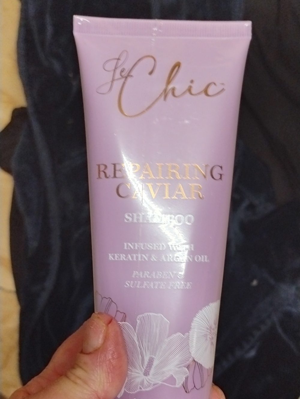 Le chic Repairing Caviar Shampoo - Infused With Keratin And Argan Oil